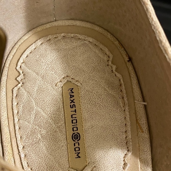 Max Studio strappy wedge sandals - Picture 4 of 5